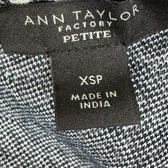 Ann Taylor Knit Jacquard Top size XS Petite - Picture 3 of 7
